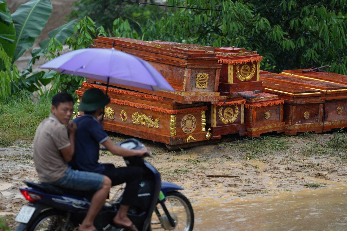 vietnam flood weather landslide