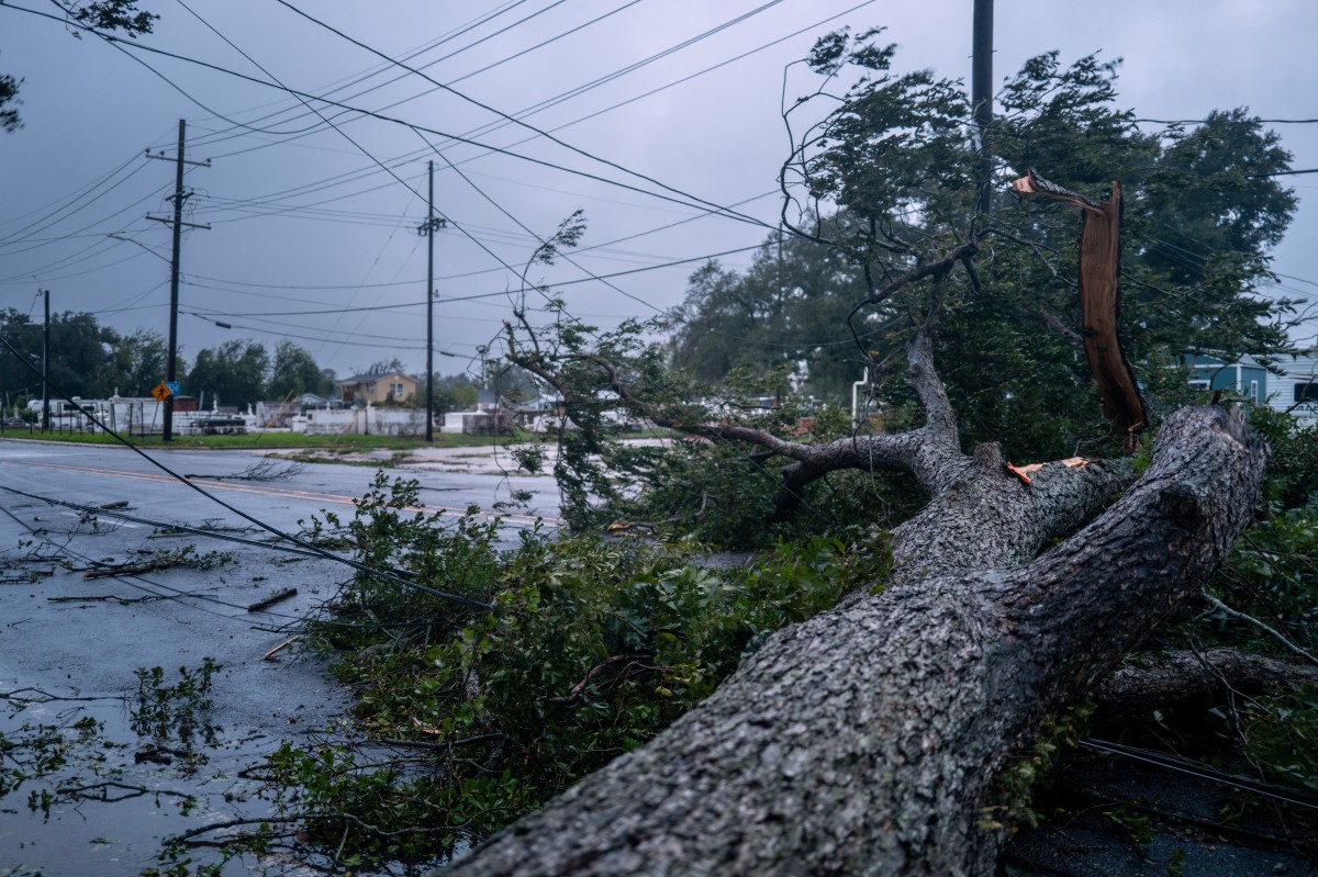 louisiana residents prepare as hurricane francine heads towards coastline
