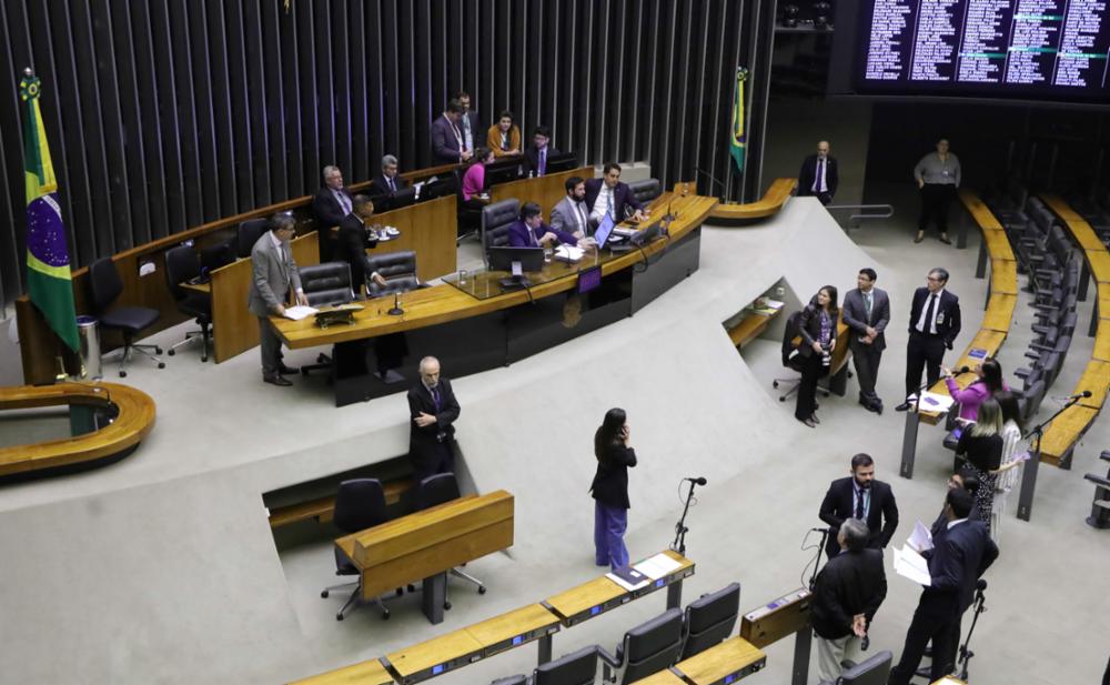 discussão e votação de propostas.