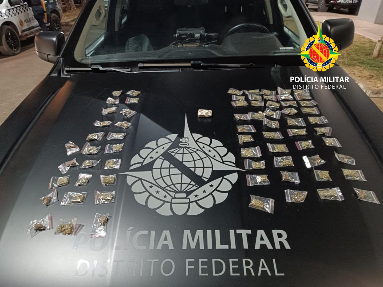 apreensão de 70 porções de skunk