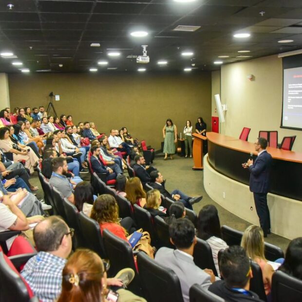 programa de desenvolvimento de liderança reúne gestores e equipe multidisciplinar no igesdf