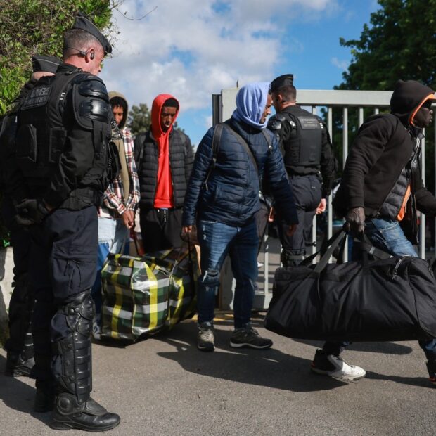 france oly paris 2024 police migration