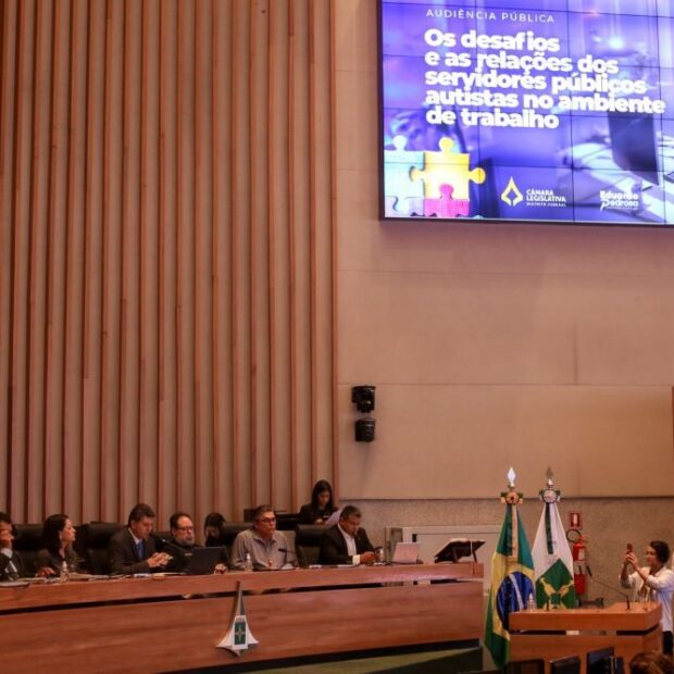 realizada no plenario da cldf a audiencia publica discutiu desafios e relacoes dos servidores publicos autistas no ambiente de trabalho. foto ualisson noronha agencia saude df 1920x1280