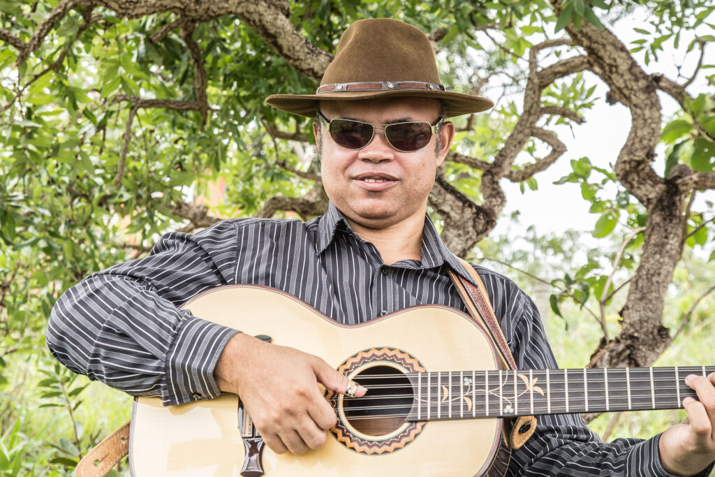 claudinho da viola em entrevista ao documentário violeta a valente foto de daniel choma 01