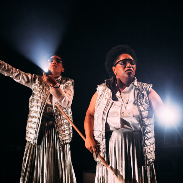 Espetáculo Ramal 003, do grupo Embaraça. Crédito: Thaís Mallon