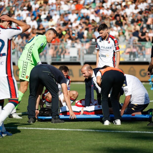 ruslan malinovskyi do genoa se lesiona em jogo contra o venezia pelo italiano 1726935774350 v2 1920x1280