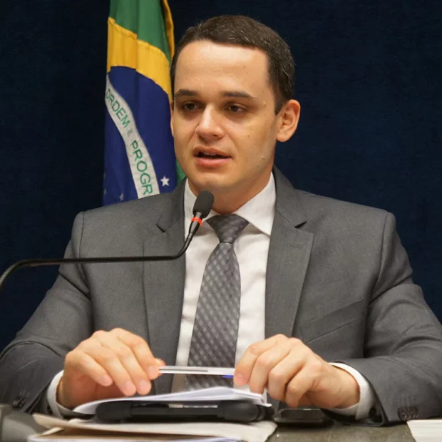 capa 37691 delegadolorenzopazoliniprotecaoacriancaeaoadolescente02092019ellencampnharo