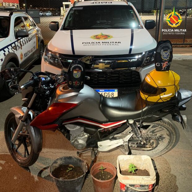 pmdf recupera motocicleta roubada