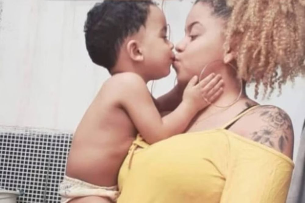 mae matou filho decapitada