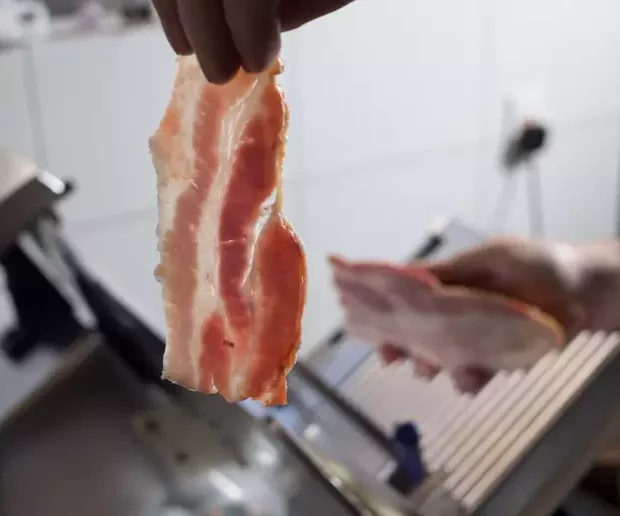 bacon fatiado 1h7gct0mrf9rp