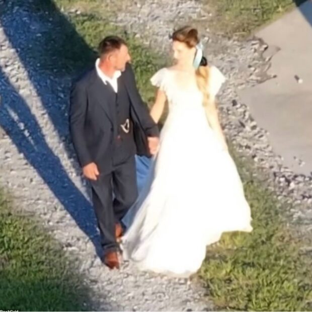 bafkreid2qdo52ticujl3tok5gwhyv7witivdou3snvmqk2ozzmudrrogzq