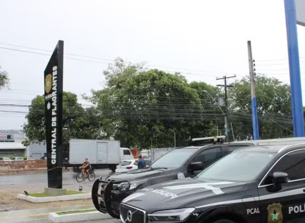 homem preso por agressão