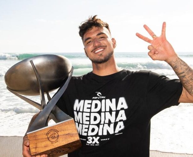 gabriel medina tricampeao mundial de surfe 1631761367810 v2 900x506