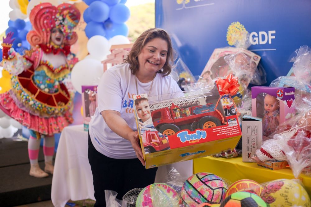 secretaria de saude vem brincar comgo