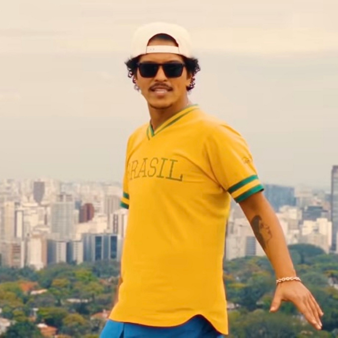bruno mars gravou video por ruas de sao paulo 1694712983621 v2 1x1