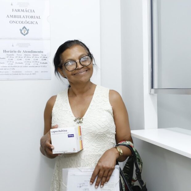 8.10. eva oliveira faz tratamento contra o cancer no sus e foi uma das primeiras pacientes a comparecer na nova farmacia oncologica. foto jhonantan cantarelle agencia saude df 1 1536x1025