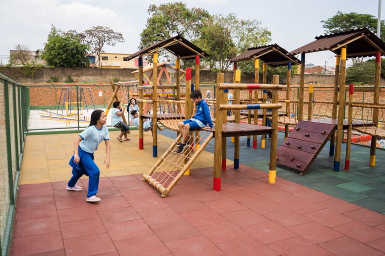 escola classe 52 de taguatinga ganha novo parquinho foto capa 768x512