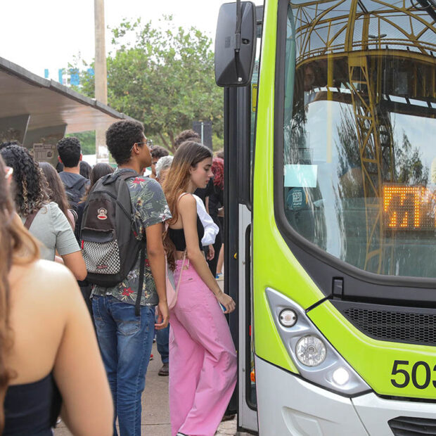 dentro 2 4
