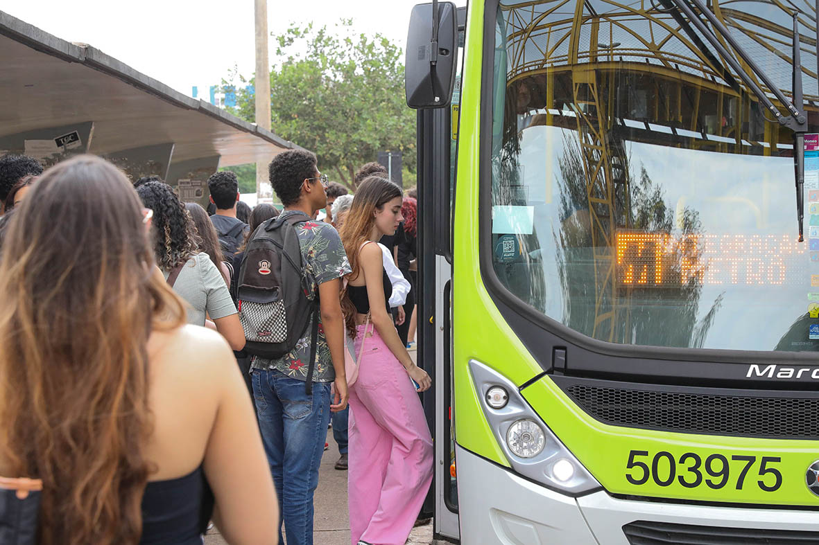 dentro 2 4