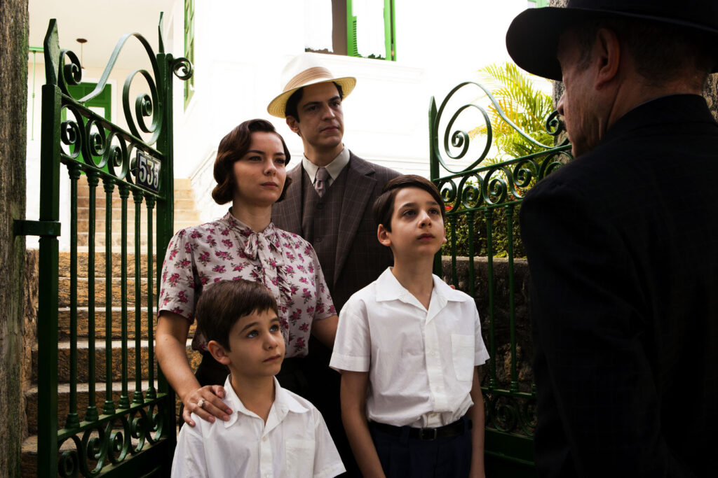 longa metragem o menino no espelho. roteiro adaptado do livro homônimo de fernando sabino. direcao de guilherme fiuza e producao de andre carreira