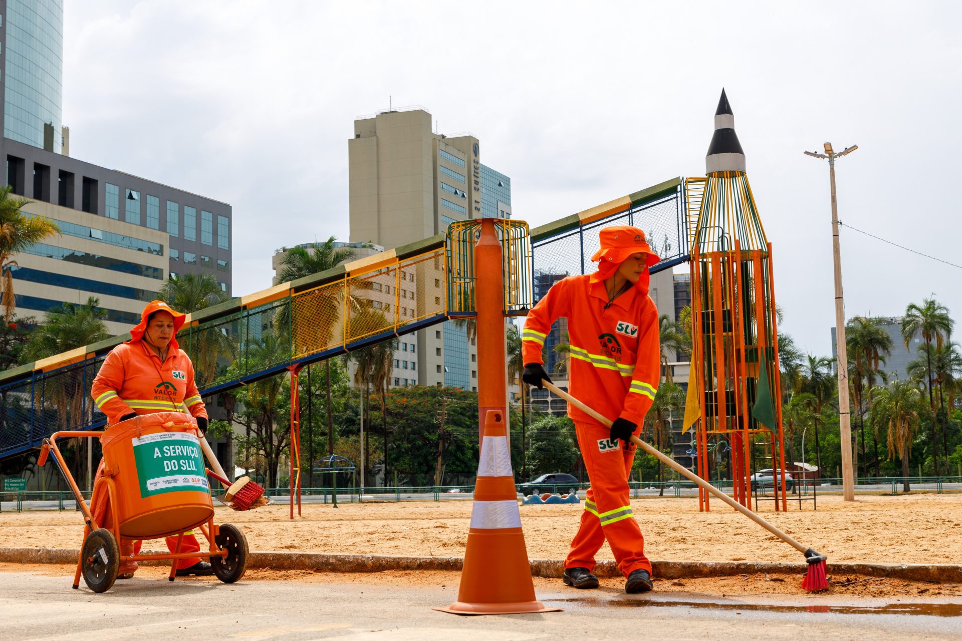 parque da cidade recebe papa recicláveis e pintura de meio fio