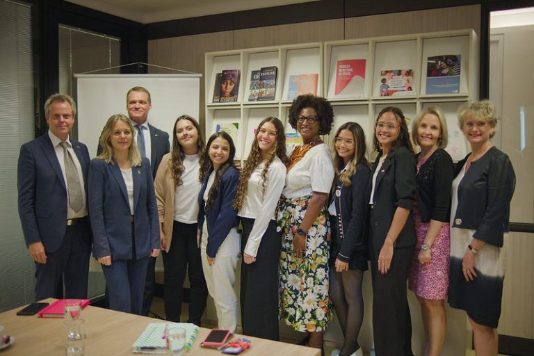visita a onu mulher com embaixadores 768x512