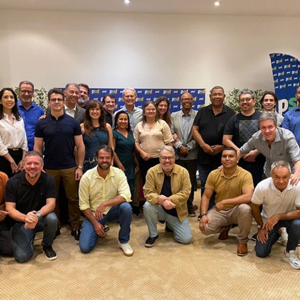 paulo octavio e a executiva regional reuniram se nesta manha de sabado