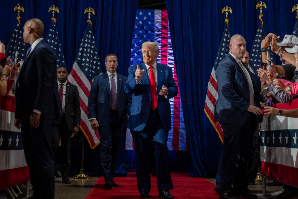 donald trump holds campaign town hall in eastern pennsylvania