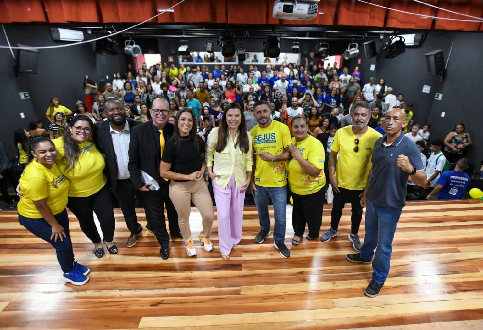 evento no ceu das artes de ceilândia homenageia professores