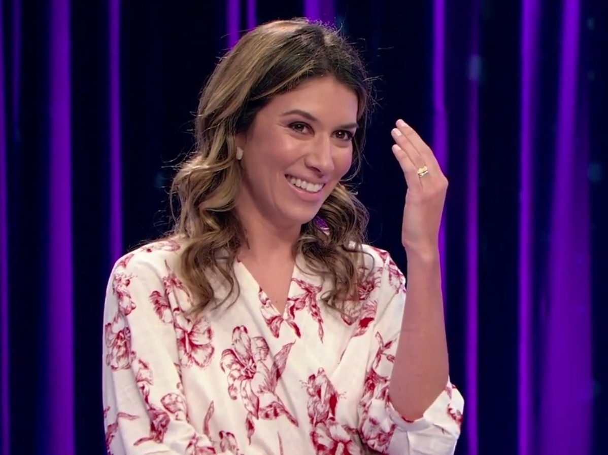 rebeca abravanel exibe alianca de casamento com alexandre pato no roda a roda 1562862711086 v2 4x3