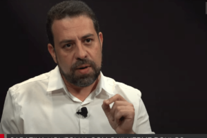 guilherme boulos em sabatina uolfolha 1720797050492 v2 4x3