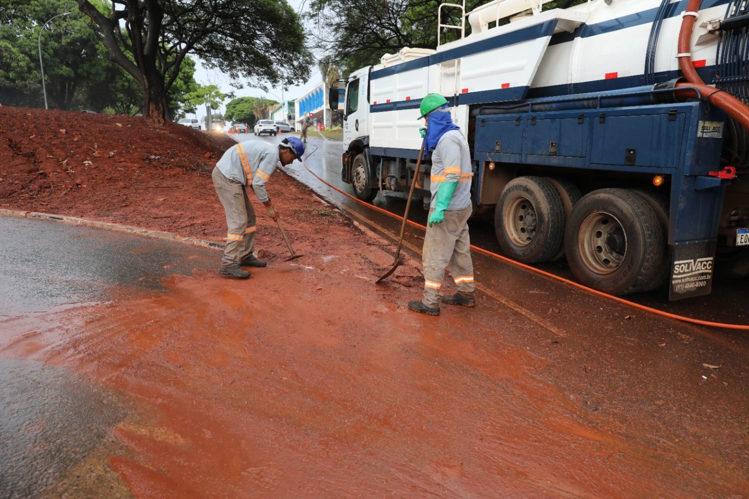 força tarefa emergencial trabalha para desobstruir viadutos da 102 202 norte