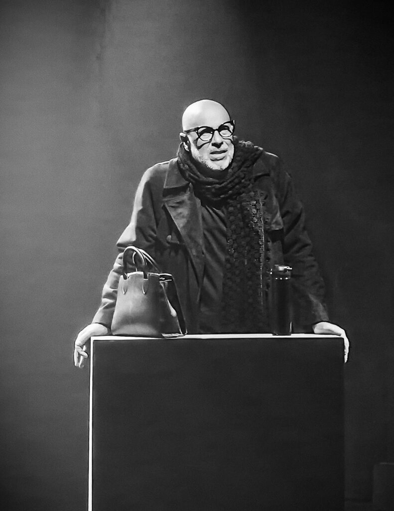 Eduardo Wotzik, em Hannah Arendt - Uma Aula Magna. Crédito: Ricardo Brajterman