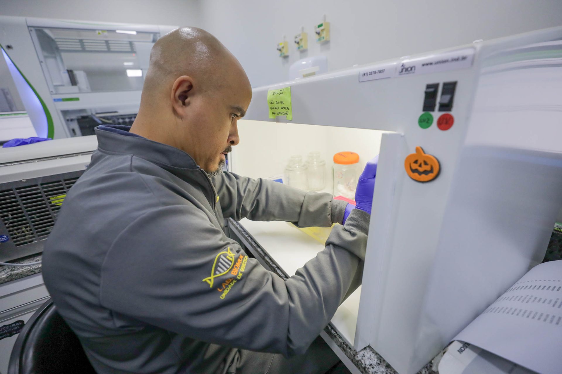 dentro 1 28 1920x1280