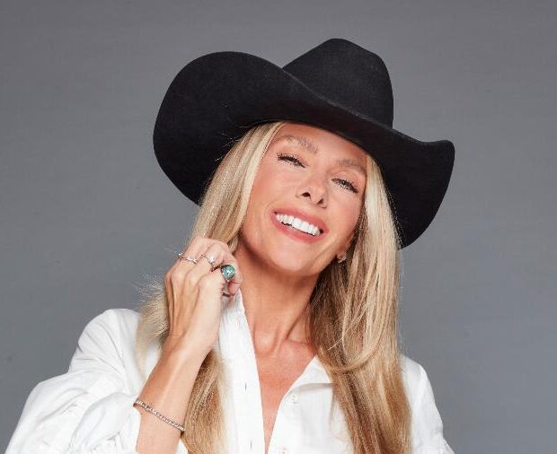 adriane galisteu apresenta a fazenda 16 record 1726525270153 v2 900x506