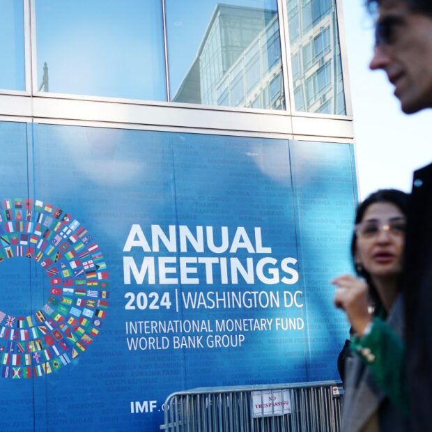 us imf world bank economy business finance