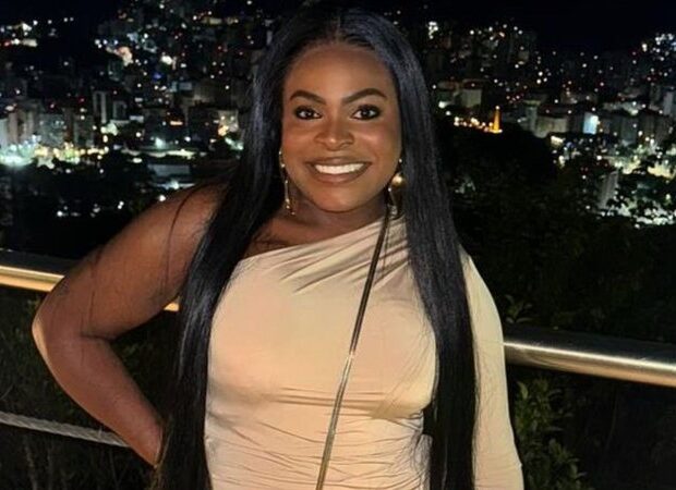 jojo todynho chama atencao ao apostar em look justissimo para evento widelg