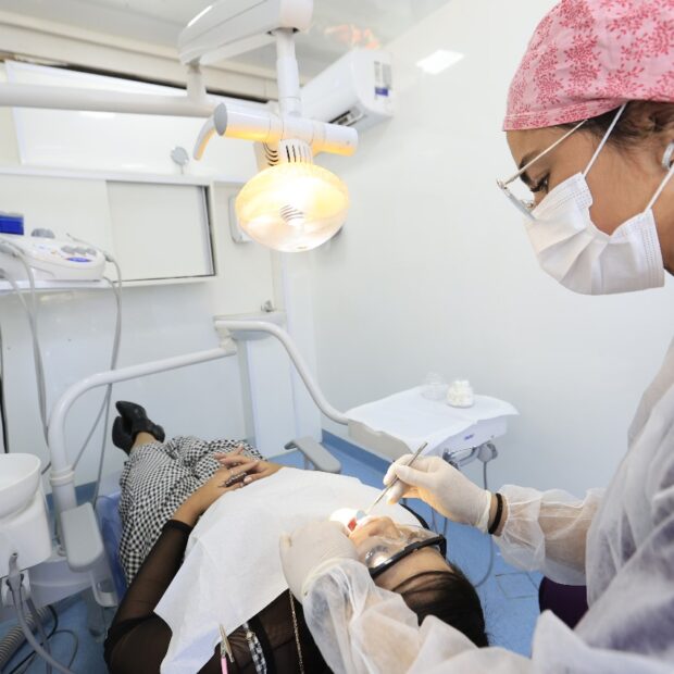 reconstruindo sorrisos promove atendimento odontológico e capacitação para mulheres
