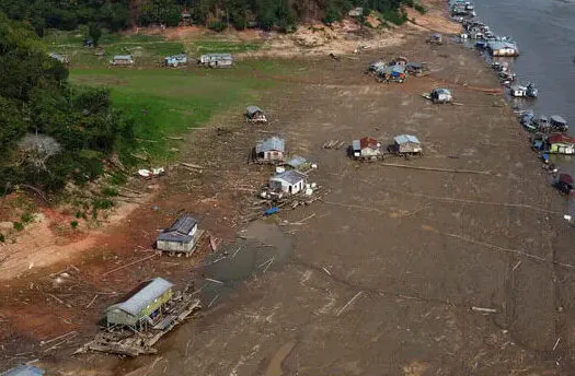 capa e28098aqui nao chega socorro na seca relatam comunidades em lago no amazonas binary 338264 1000x344 1 525x344.jpg