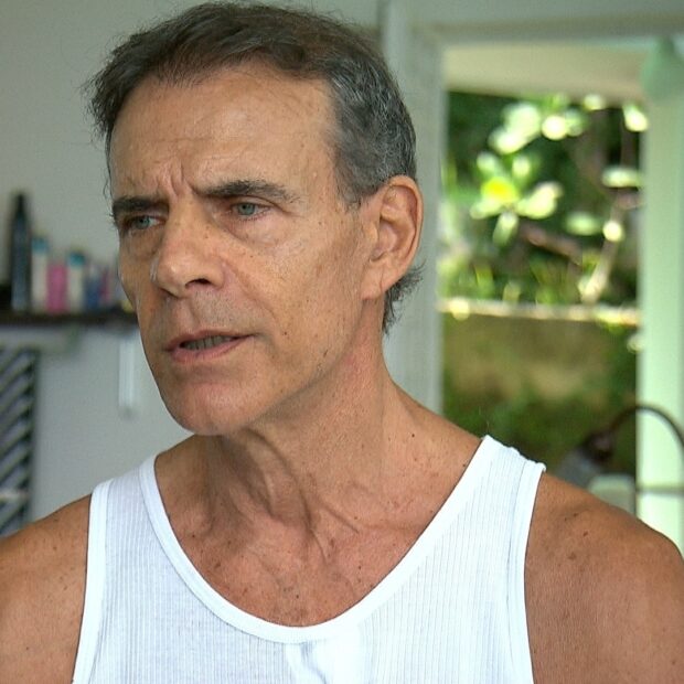 ex gala dos anos 80 mario gomes hoje vende sanduiches na praia 1489764815314 v2 4x3