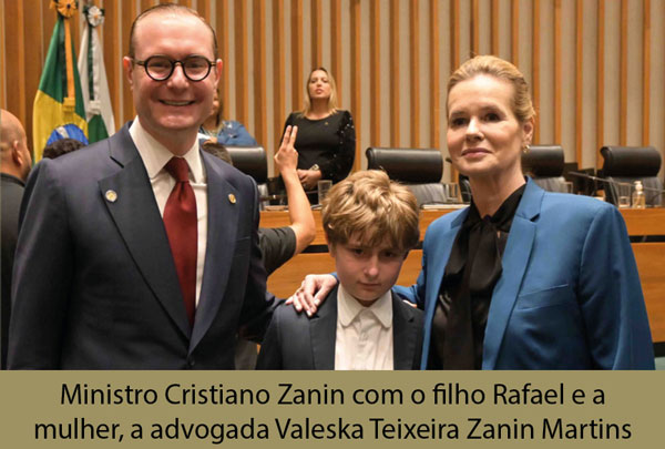 ministro cristiano zanin com o filho rafael e a mulher, a advogada valeska teixeira zanin martins capa