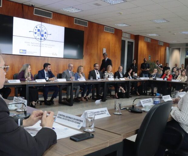 a abertura do encontro foi feita pela governadora em exercício celina leão e pelo ministro da cgu