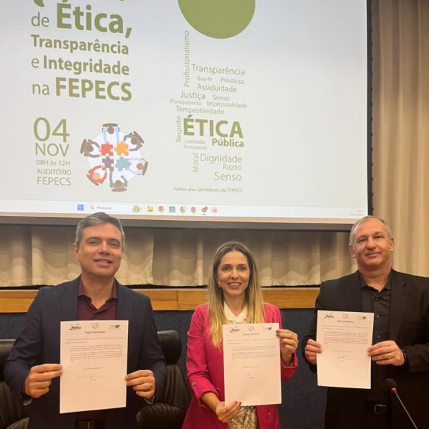 assinatura pela alta gestão da fepecs e das escolas mantidas pela fundação