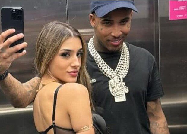 bia miranda e gato preto widelg