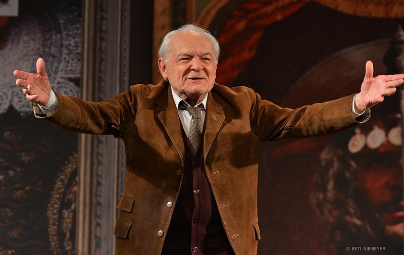 Othon Bastos em 'Não me entrego, não!'. Crédito: Beti Niemeyer