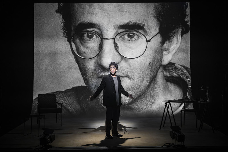 DESERTO, direção Luiz Felipe Reis, com Renato Livera. Crédito: Renato Mangolin