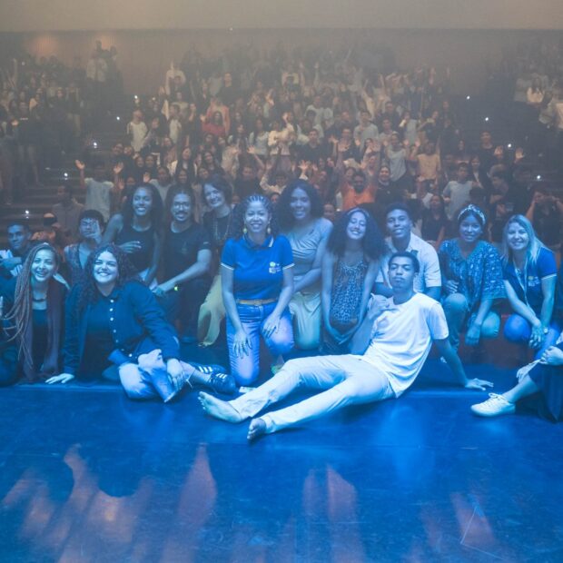 estudantes do recanto das emas encenam peça sobre racismo e inclusão social