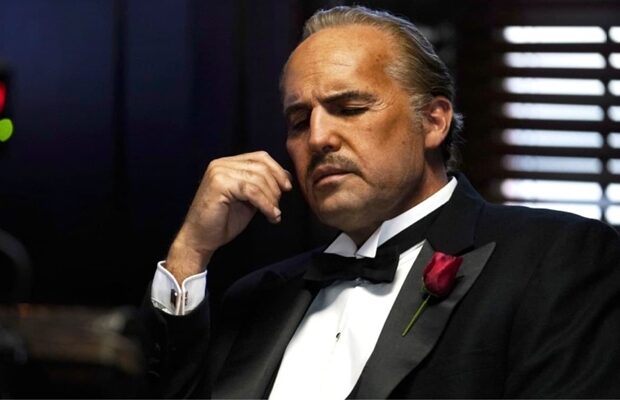 billy zane se transforma em marlon brando no trailer de cinebiografia