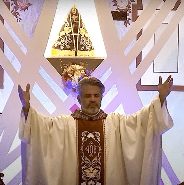 padre fabio marsaro de paula foi afastado de diocese de sp apos vazamento de fotos intimas 1730899061363 v2 1x1