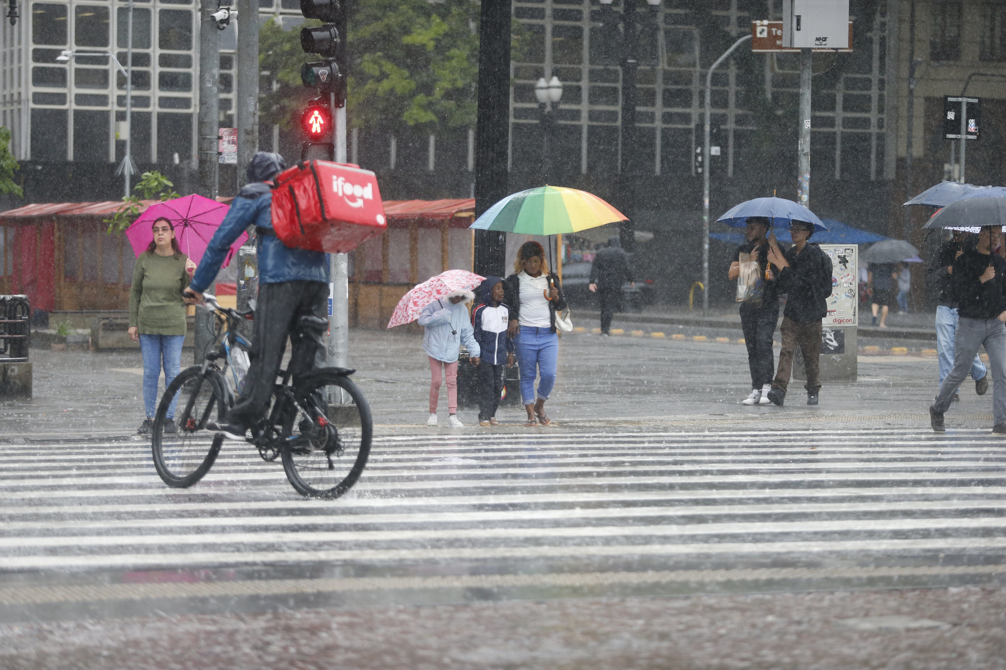 54125981013 0427132b2d k